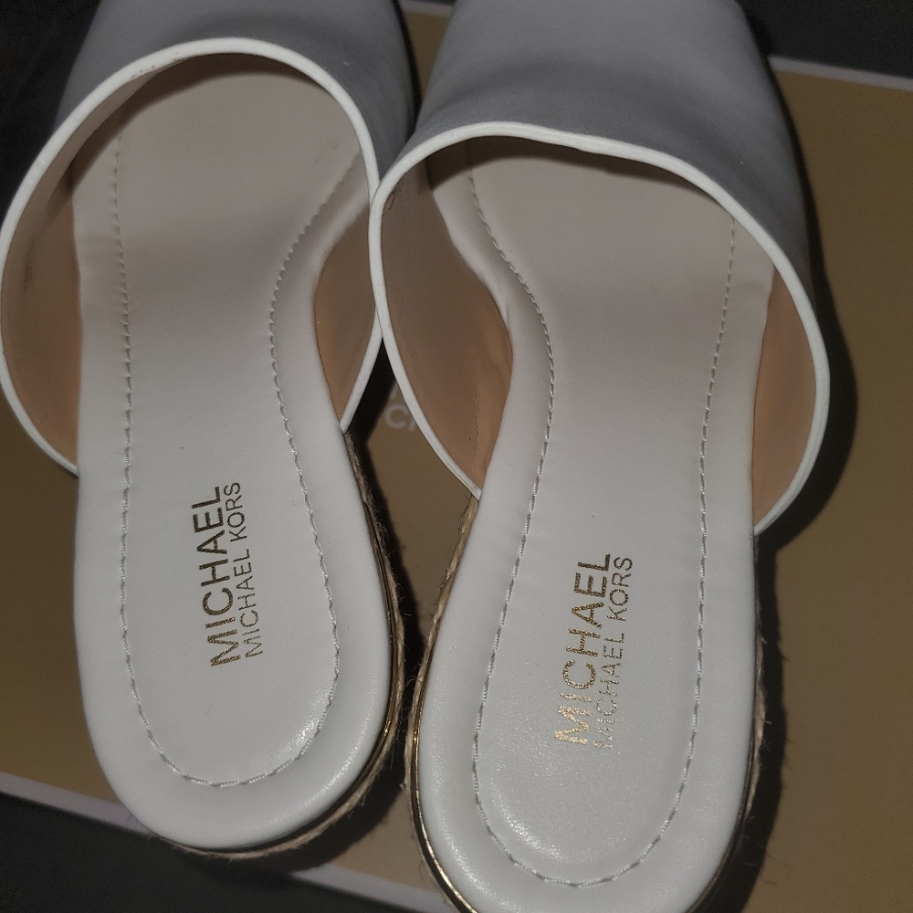 Shoes - Picture 2 of 6